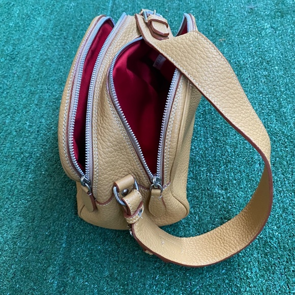 Dooney & bourke purse - Picture 2 of 10